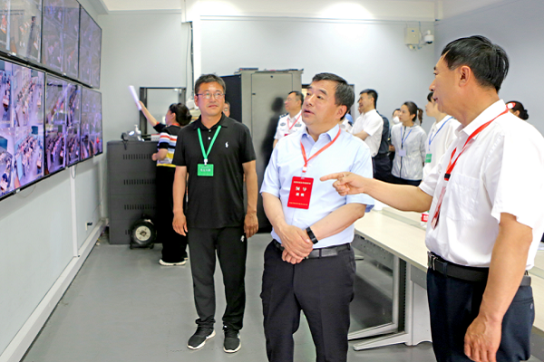 吴世民率队视察高考各项工作