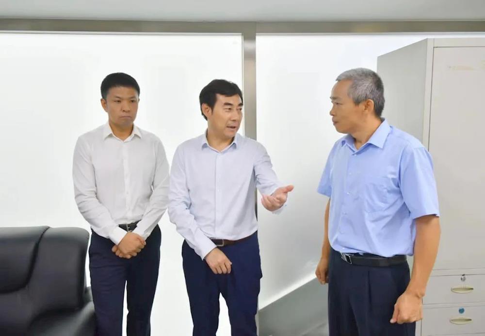 吴澜到市公共资源交易中心调研督导营商环境建设工作
