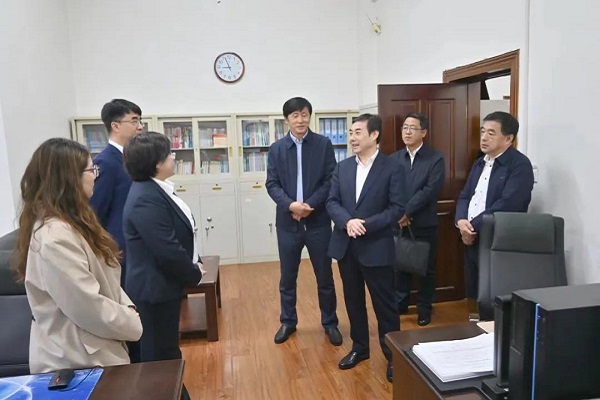 吴澜吴世民到国家统计局本溪调查队进行走访