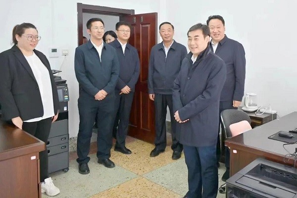 吴澜到市财政局调研指导经济运行工作
