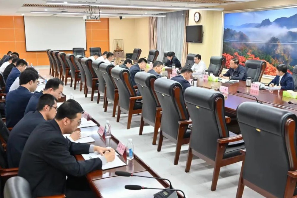 吴澜到市发改委和市工信局开展经济工作调研