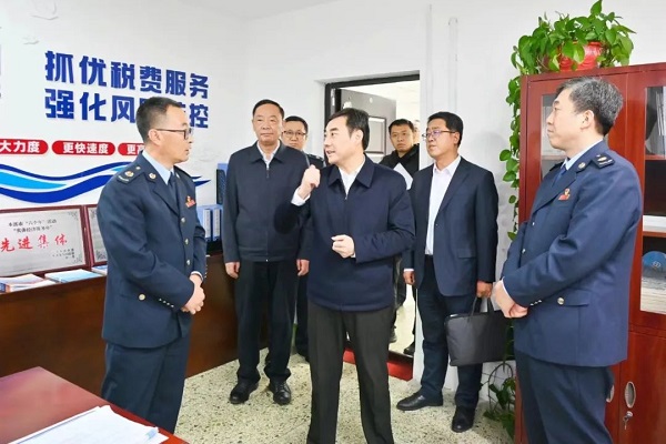 吴澜到国家税务总局本溪市税务局开展调研