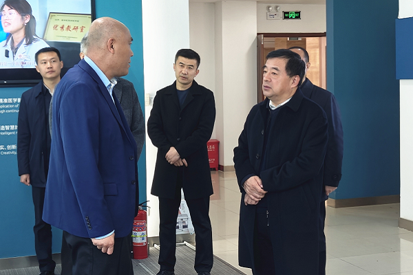 吴世民深入高新区调研企业运行并看望所联系专家人才