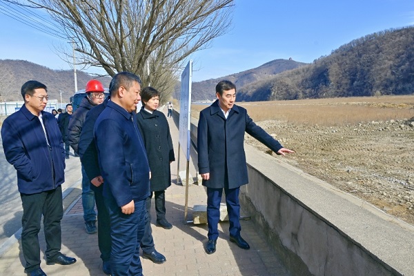 吴澜深入一线进行巡河并调研指导春耕备耕工作