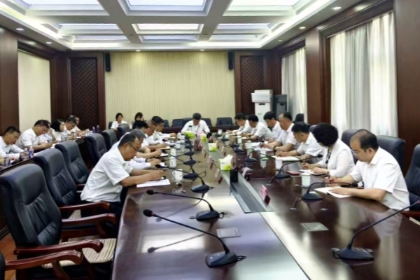 市政府党组（扩大）会议召开